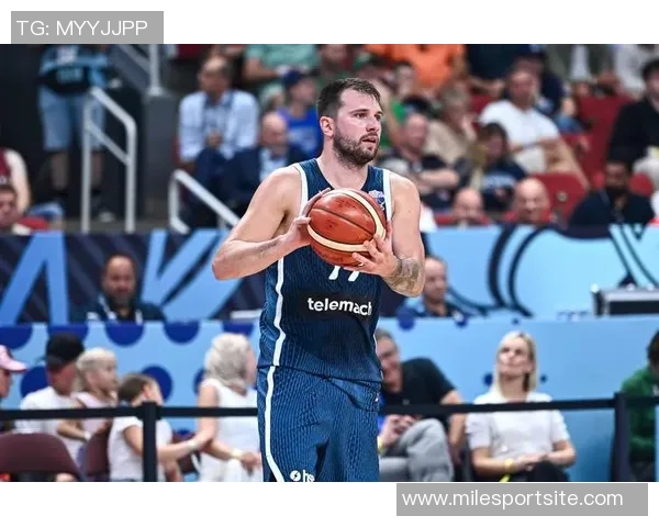 弗莱对艾顿发声：学习莱夫利和东契奇的传球技巧提升自己