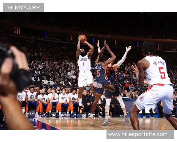 鲍威尔谈新赛季表现重心强调全队融入胜于个人数据